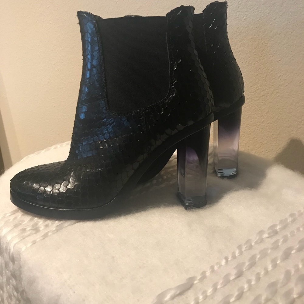 AGL Laser Textured Chelsea Bootie w/Lucite Heel - Picture 3 of 6